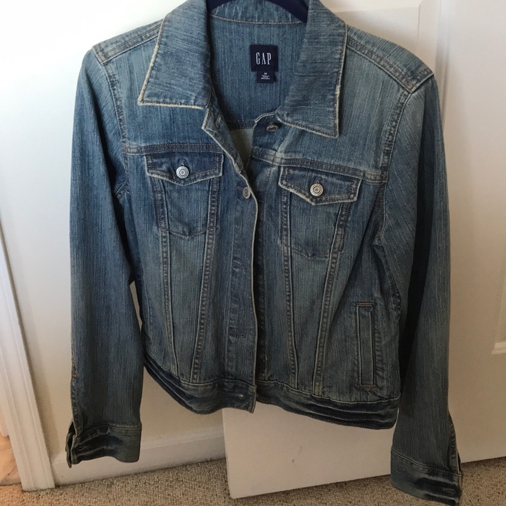 Gap washed denim jacket, size M.